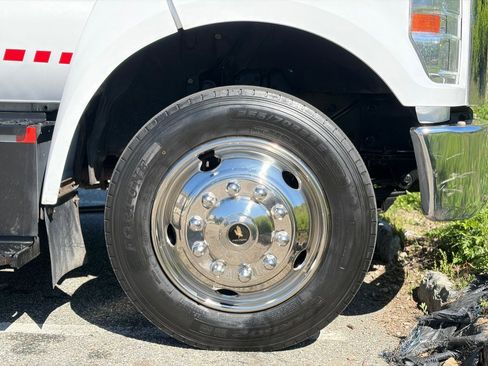 Used 2017 Ford F650 2WD Crew Cab Super Duty image 39