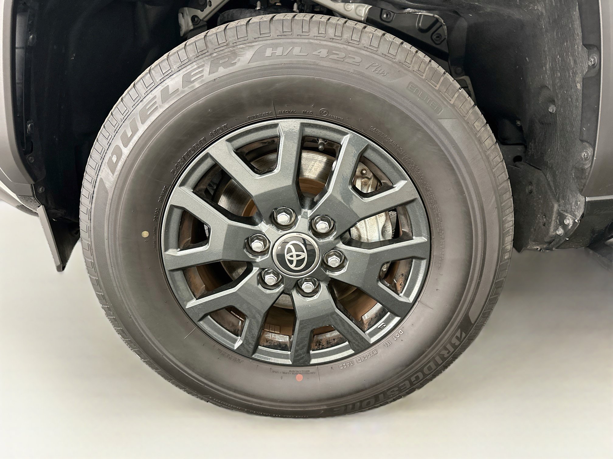 Used 2025 Toyota 4Runner SR5 AWD/4WD image 35