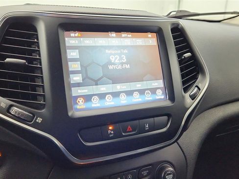 Used 2021 Jeep Cherokee Latitude Lux w/ Comfort/Convenience Group image 36