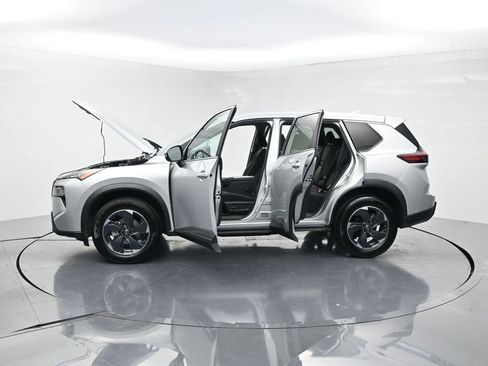 Used 2024 Nissan Rogue SV AWD/4WD image 28