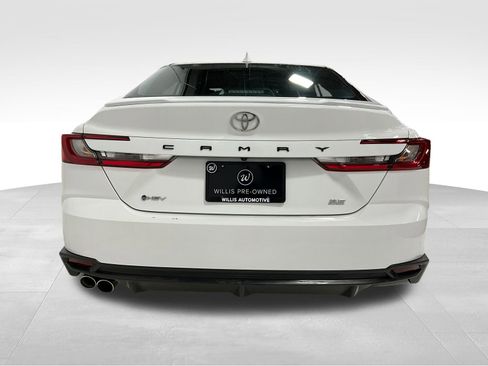 Used 2025 Toyota Camry SE FWD image 5