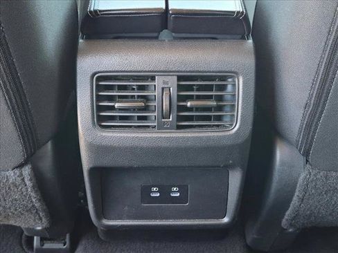 Used 2025 Nissan Rogue SV FWD image 17