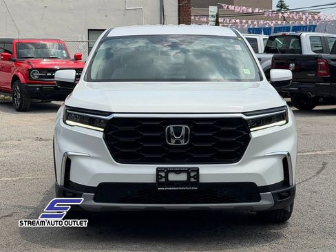 Used 2025 Honda Pilot EX-L image 2