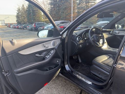 Used 2020 Mercedes-Benz GLC 300 4MATIC image 10