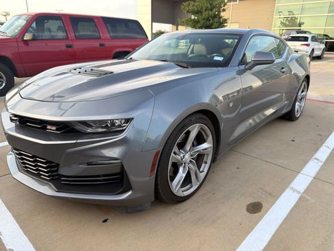 Used 2020 Chevrolet Camaro SS RWD image 3
