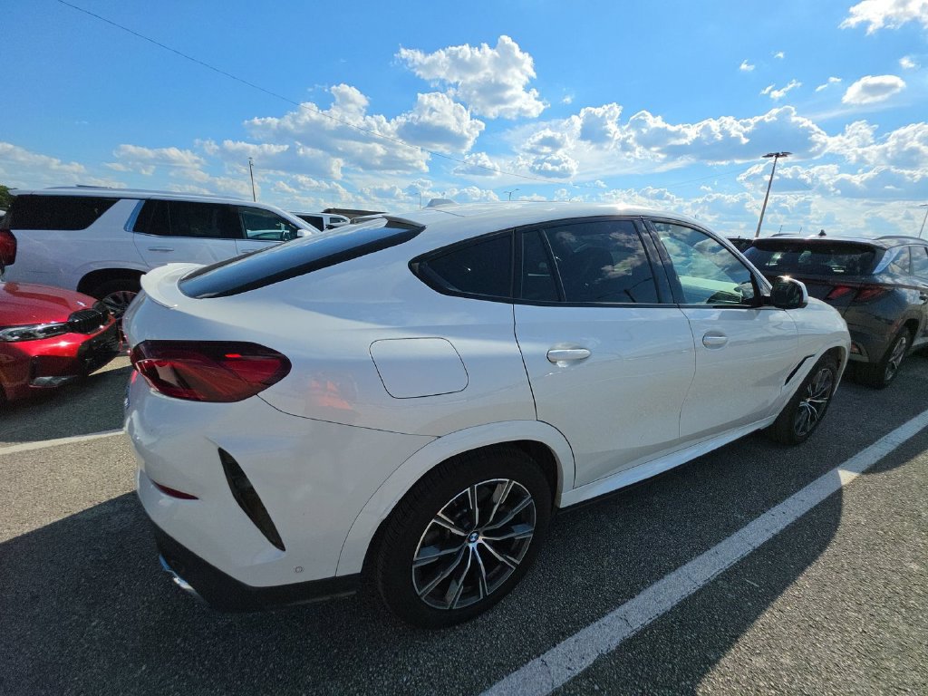 Used 2025 BMW X6 xDrive40i AWD/4WD image 4