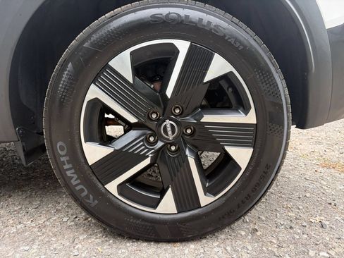 Used 2025 Nissan Kicks SV AWD/4WD image 28