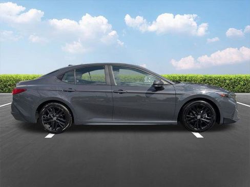 Certified 2025 Toyota Camry SE image 3