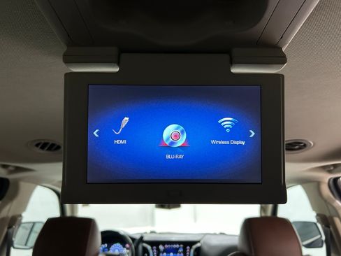 Used 2019 Cadillac Escalade ESV Luxury AWD/4WD image 36