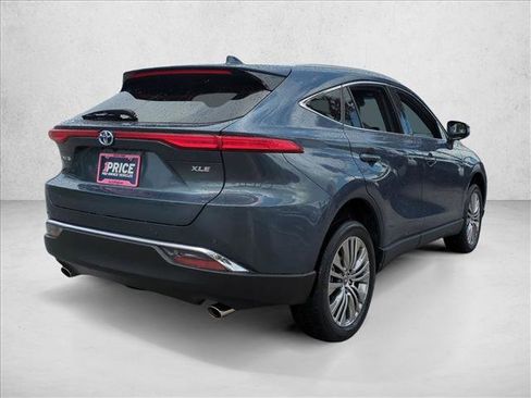 Certified 2024 Toyota Venza XLE AWD/4WD image 5