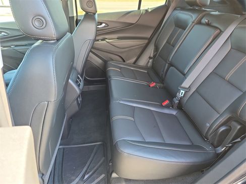Used 2023 Chevrolet Equinox Premier image 34