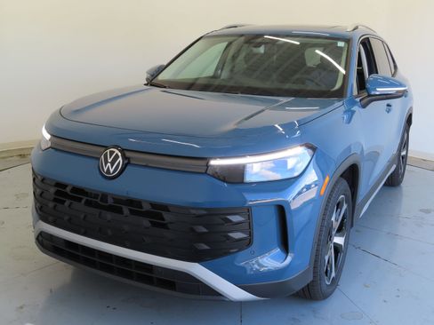 New 2026 Volkswagen Tiguan SE image 9