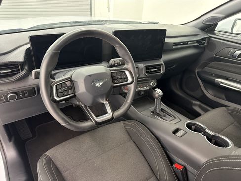 Used 2024 Ford Mustang Coupe RWD image 4