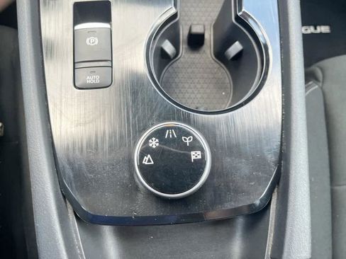 Used 2024 Nissan Rogue S AWD/4WD image 21