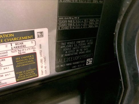 Used 2023 Land Rover Defender 110 X-Dynamic SE image 33