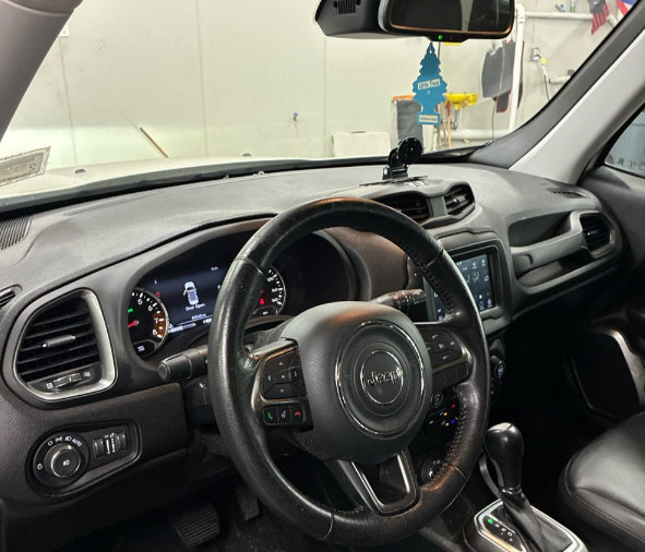 Used 2019 Jeep Renegade Limited w/ LED Lighting Group AWD/4WD image 4