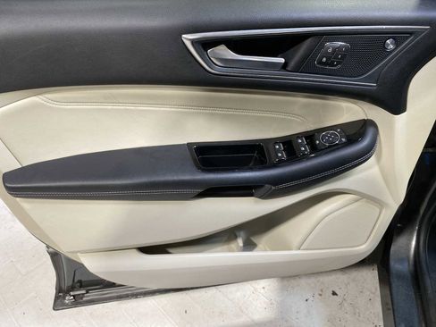 Used 2019 Ford Edge Titanium w/ Cold Weather Package image 23