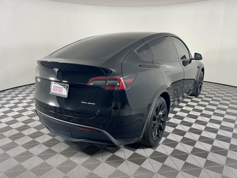 Used 2021 Tesla Model Y Long Range image 5