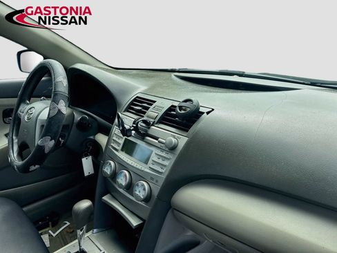 Used 2010 Toyota Camry LE FWD image 26