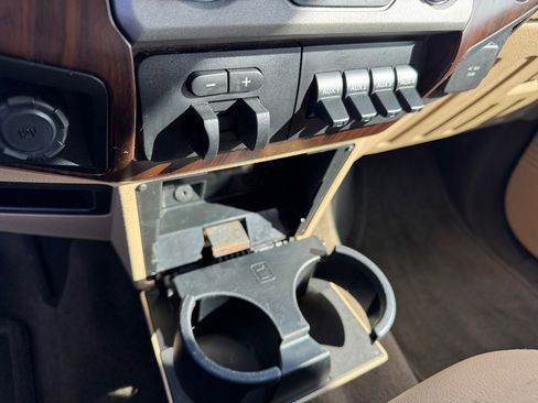 Used 2016 Ford F250 Lariat w/ Lariat Ultimate Package image 24