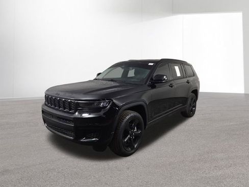 Used 2022 Jeep Grand Cherokee L Altitude image 2
