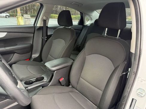 Certified 2024 Kia Forte LXS image 5