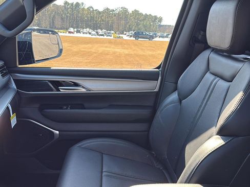 New 2026 Jeep Grand Wagoneer Limited AWD/4WD image 24