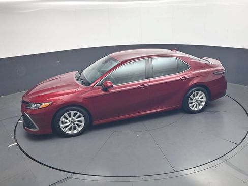 Used 2022 Toyota Camry LE FWD image 23