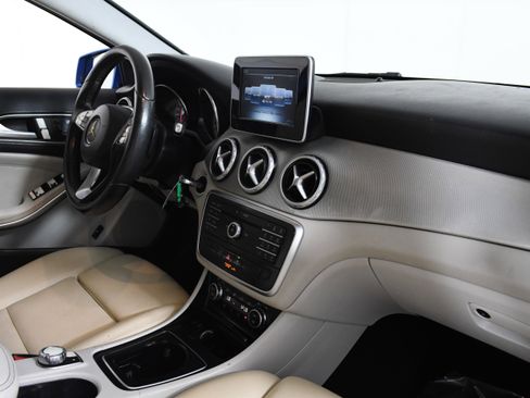 Used 2017 Mercedes-Benz GLA 250 image 25