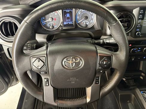 Used 2021 Toyota Tacoma TRD Off-Road image 18