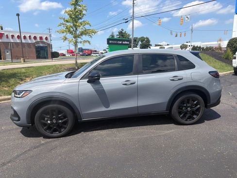 Used 2023 Honda HR-V Sport image 12