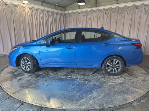 Used 2023 Nissan Versa SV image 8