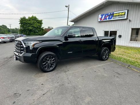 Used 2022 Toyota Tundra Platinum w/ Advanced Package AWD/4WD image 2