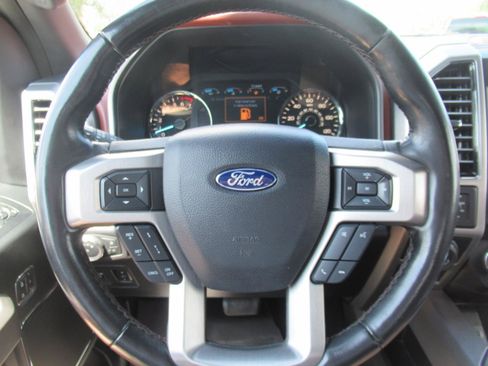 Used 2018 Ford F150 Platinum w/ Equipment Group 701A Luxury AWD/4WD image 24