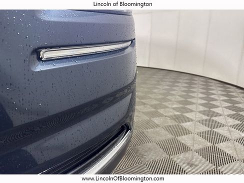 Used 2022 Lincoln Nautilus Reserve image 16