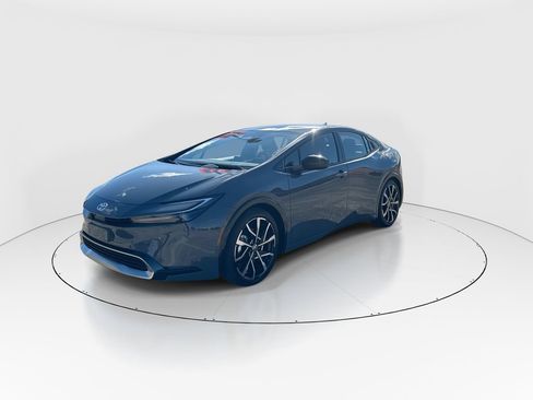 New 2026 Toyota Prius Plug-In Hybrid FWD image 4