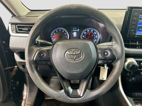 Used 2022 Toyota RAV4 LE FWD image 9