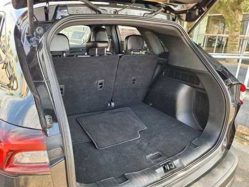 Used 2025 Ford Escape ST-Line FWD image 33