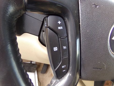 Used 2007 Chevrolet Suburban LTZ w/ LTZ Preferred Equipment Group AWD/4WD image 22