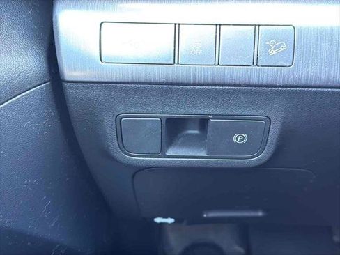 Used 2025 Hyundai Kona SEL image 13