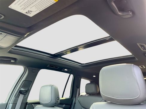 Certified 2024 Cadillac XT6 Luxury w/ LPO, Floor Liner Package image 21