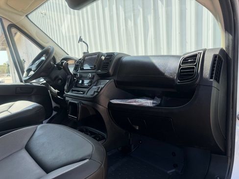 Used 2025 RAM ProMaster 3500 w/ Convenience Group FWD image 17