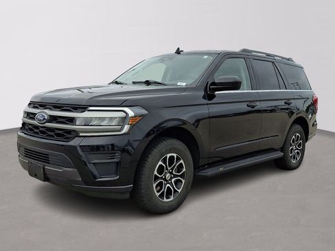 Certified 2024 Ford Expedition XLT AWD/4WD image 3