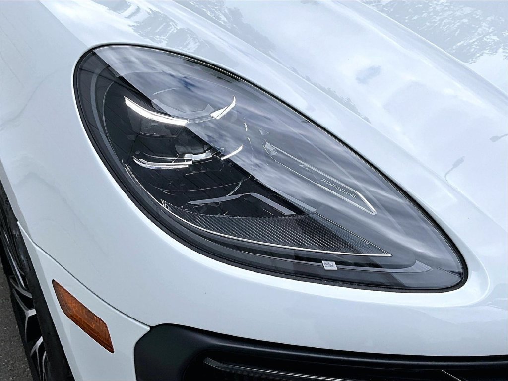 Certified 2023 Porsche Macan S AWD/4WD image 30