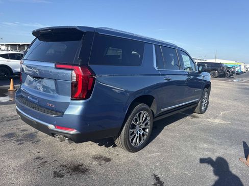 New 2026 GMC Yukon XL Denali w/ Denali Reserve Package AWD/4WD image 3