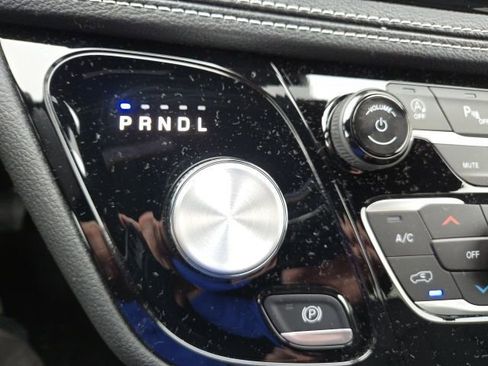 New 2026 Chrysler Pacifica Select image 15