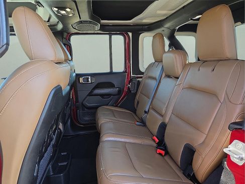 Used 2021 Jeep Wrangler Unlimited Rubicon image 10