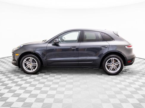 Certified 2023 Porsche Macan image 2