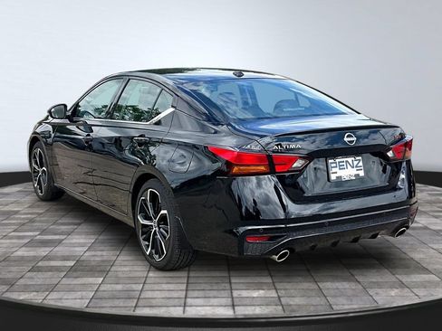 Used 2025 Nissan Altima 2.5 SR w/ SR Premium Package FWD image 5
