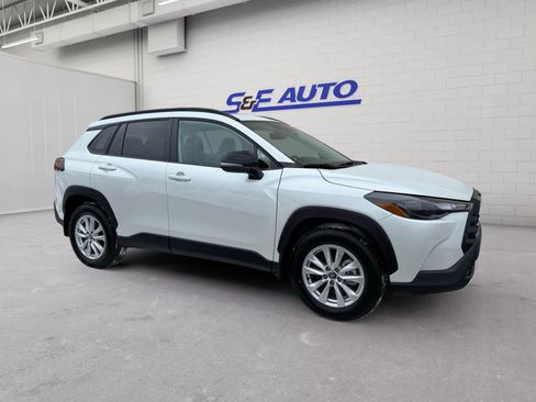 Used 2026 Toyota Corolla Cross LE w/ Moonroof Package image 6